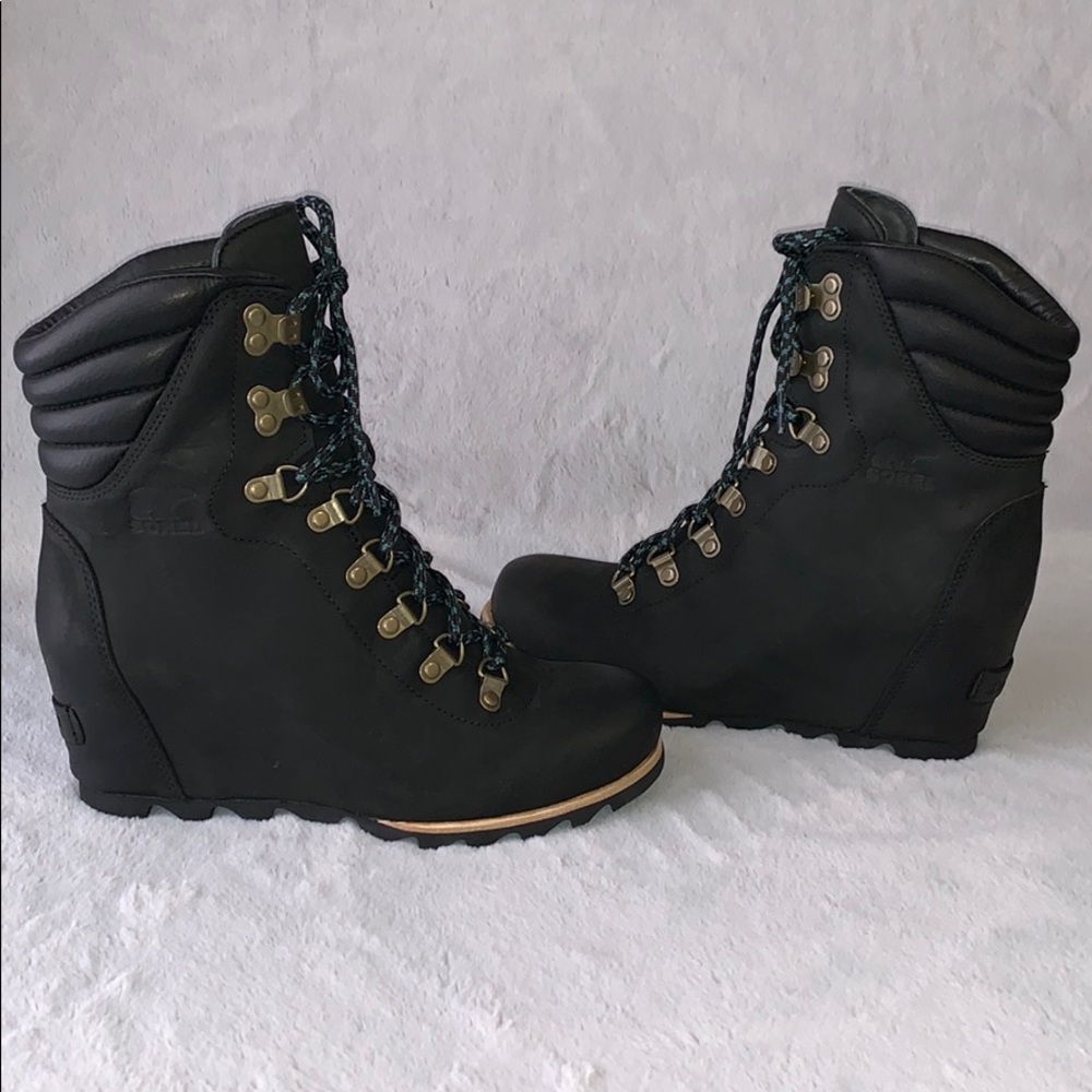 Sorel Conquest Wedge Boots Sz 9